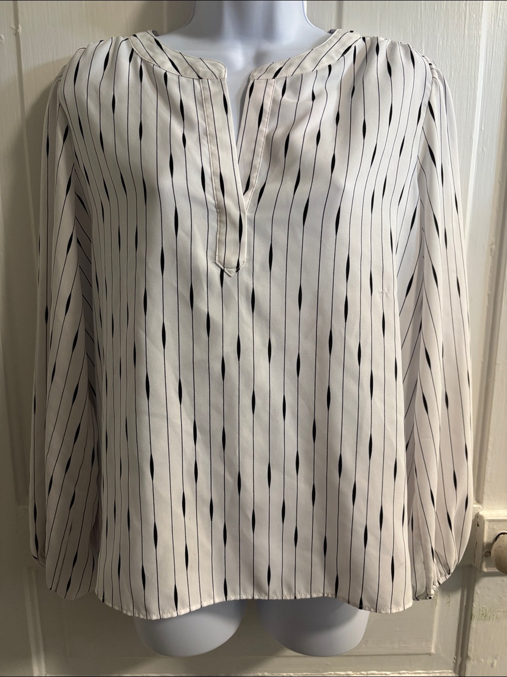 Ann Taylor Long Sleeve Blouse Size M